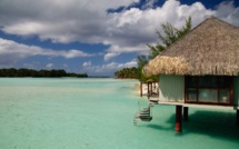 Boîte à archives : Jacques Chirac en faveur du développement durable, de l'équipement et du tourisme en Polynésie française