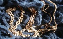 Vol de chaîne de cou : septuagénaire agressée