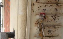 Tués en escaladant la façade pour des clés oubliées