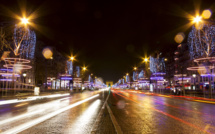 Retard à l'allumage sur les Champs Elysées 