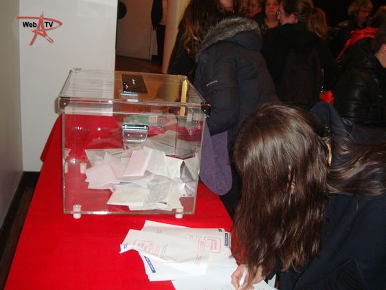 Urnes à propositions Rythmes scolaires et périscolaires à Paris 18 février 2013