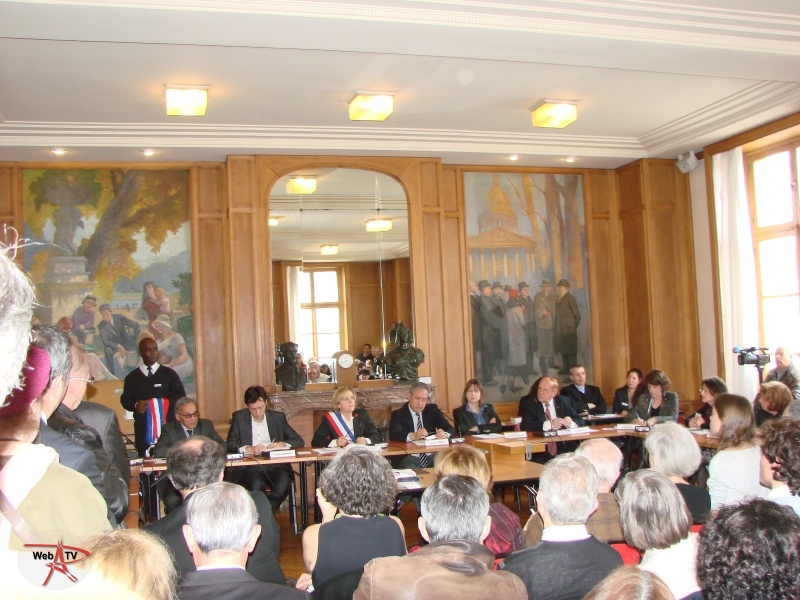 Entre 250 et 300 personnes pour l'élection du maire du 5e