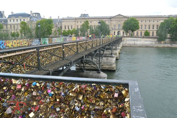 Tolérance zéro sur le Pont des Arts © VD
