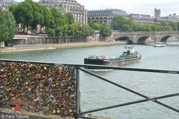 Tolérance zéro sur le Pont des Arts © VD