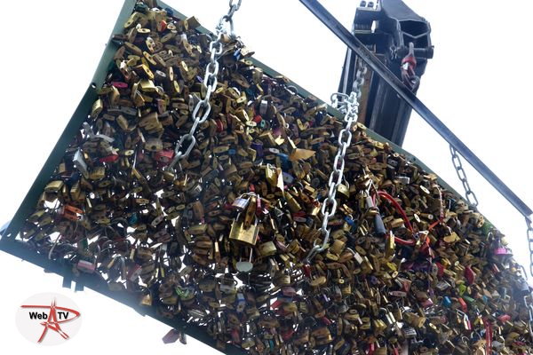 Tolérance zéro sur le Pont des Arts © VD