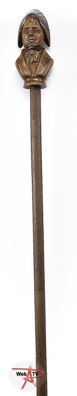 Lot 41 Canne à la tête coiffée d'un bicorne © Etude Aguttes