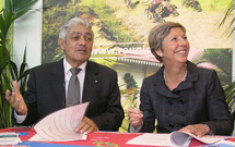 Paul Caro (IRT) et Francine Heymonet (Air France) signent une convention de partenariat