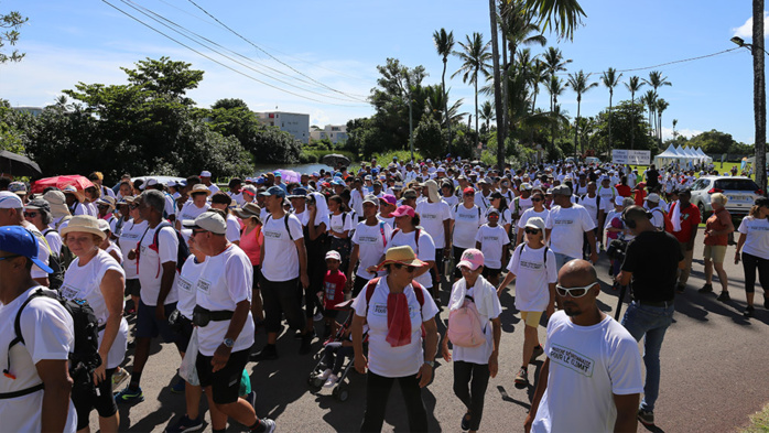 ​Près de 3 000 participants à la 3ème édition de la Marche Climat : "Une marée humaine"