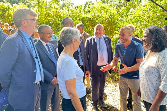 Visite de la Première ministre : 10 millions d’euros pour la filière fruits et légumes dans les Outre-mer