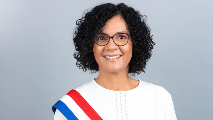 Nathalie Bassire apporte son soutien aux professeurs stagiaires et aux AESH à La Réunion