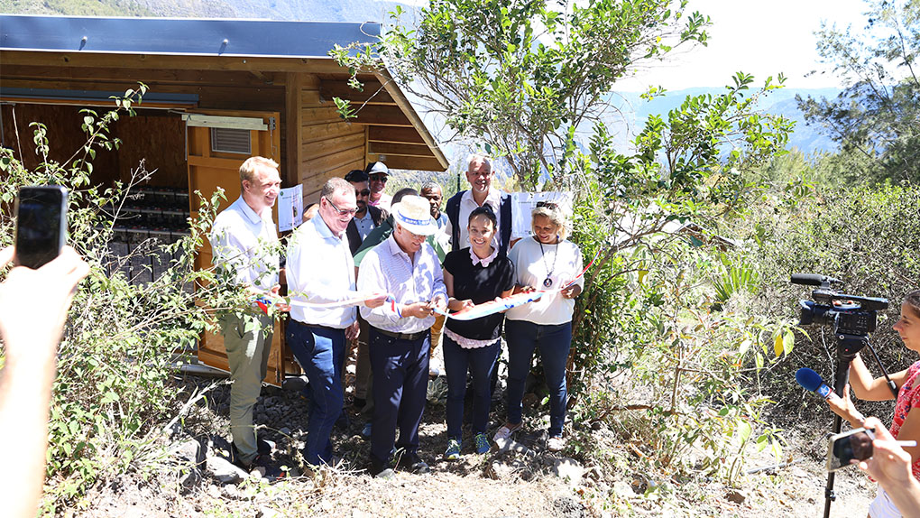 ​Le SIDÉLEC Réunion et ses partenaires inaugurent un micro-réseau mutualisé 100% solaire à Roche Plate