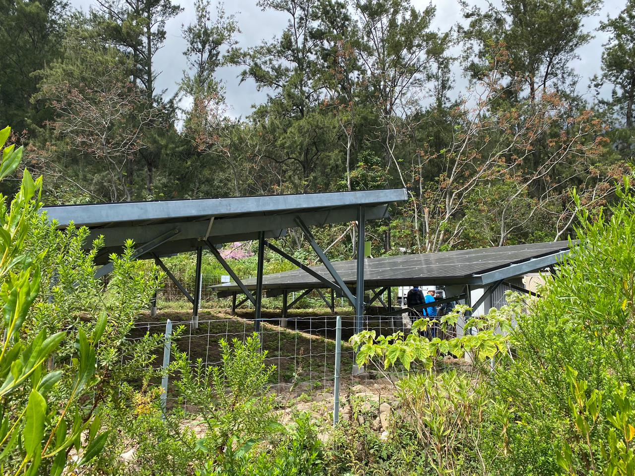 Inauguration de deux micro-réseaux 100 % solaire permettant d’alimenter 19 foyers mafatais