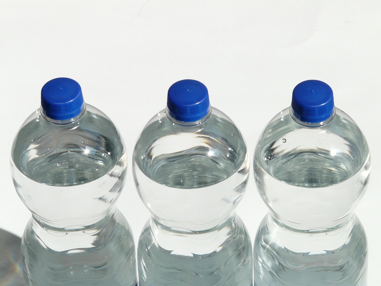 Sécheresse à Mayotte : Le ministre Carenco demande la vente des bouteilles d'eau à prix coûtant