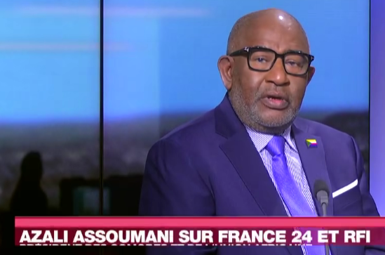 En visite à Paris, le président des Comores demande à la France «une pause» dans l'opération Wuambushu