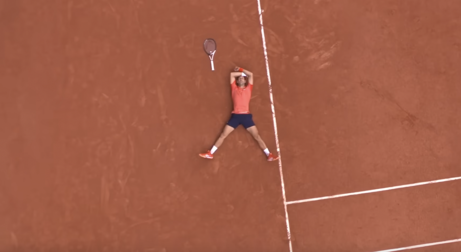 Vidéo - Roland-Garros: Novak Djokovic remporte son 23e tournoi majeur et entre un peu plus dans l'histoire