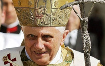 Le pape Benoit XVI a donné sa bénédiction "Urbi et Orbi"