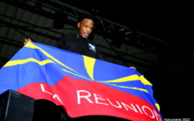 Vidéo - Le rappeur Niska brandit fièrement le drapeau Réunionnais