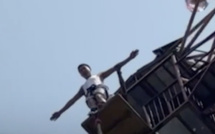 Vidéo - Au cours d’un saut à l’élastique en Thaïlande, sa corde casse