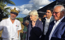 Visite ministérielle sur l’exploitation agricole de Mme Rhodes à Sainte-Suzanne