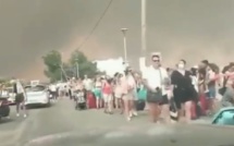 Incendie en Grèce : 30.000 habitants et touristes évacués de l'île de Rhodes